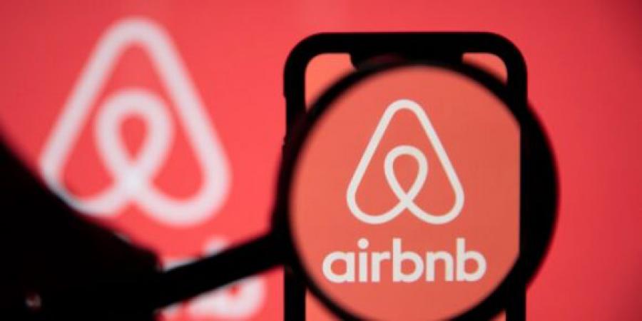 Plataforma digital de alojamiento Airbnb Plataforma digital de alojamiento Airbnb
