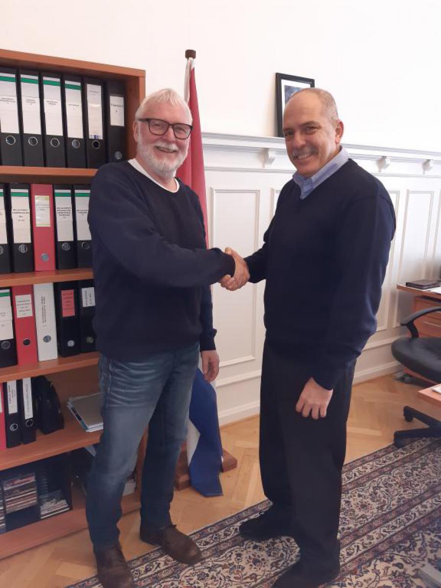 Embajador de Cuba recibe al Director de la Escuela de Ballet de Holstebro