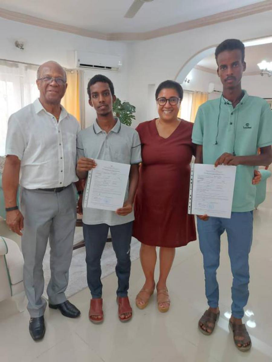 Jóvenes yibutianos reciben becas para estudios universitarios en Cuba
