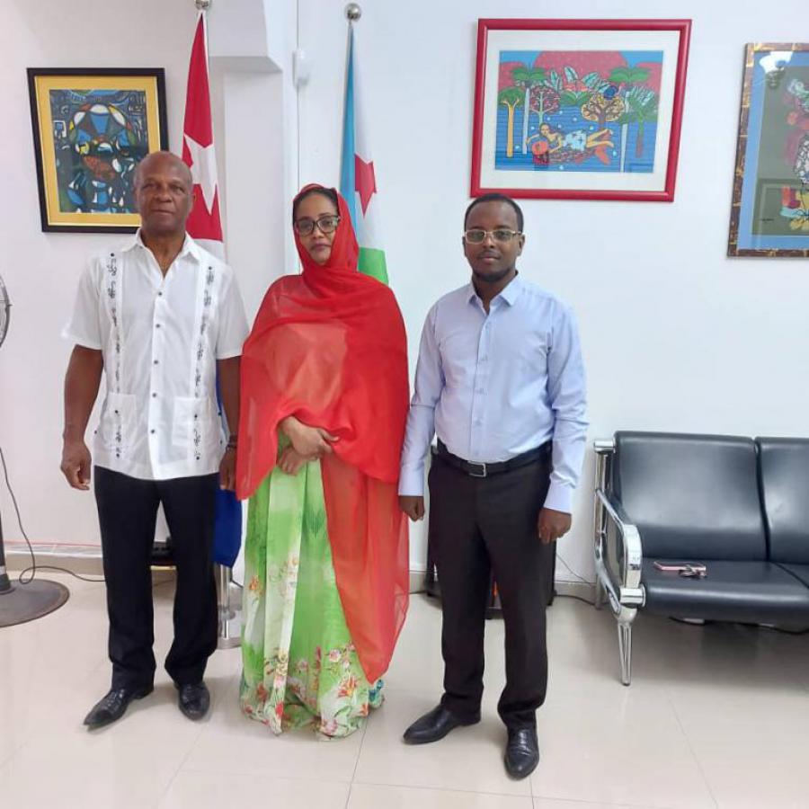 L'ambassadeur cubain reçoit une délégation de jeunes djiboutiens