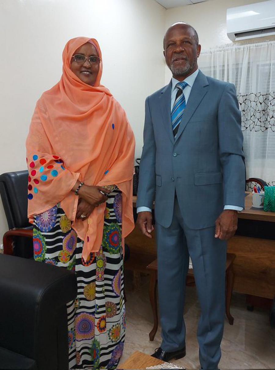 Secretaria General de la Federación Nacional de Mujeres de Djibouti recibió al embajador cubano