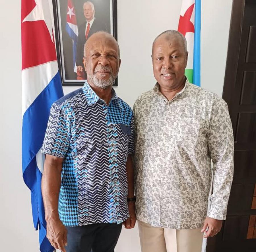 El embajador yibutiano en China, visitó la Embajada de Cuba en Djibouti