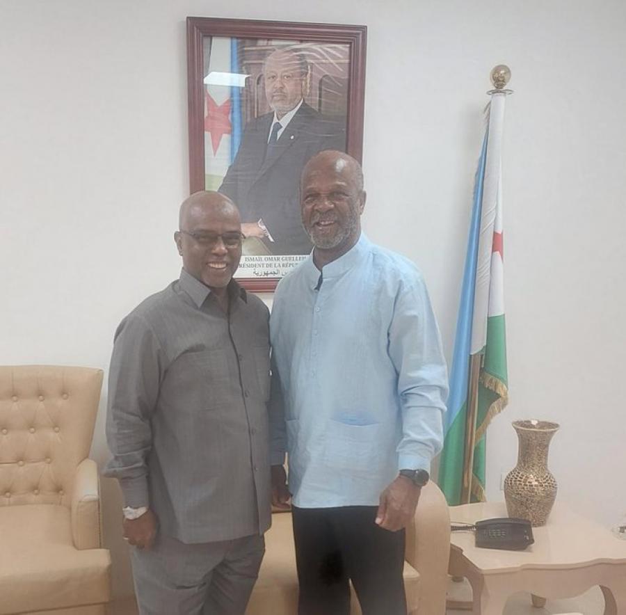 Le ministre djiboutien du Budget reçoit l’ambassadeur cubain