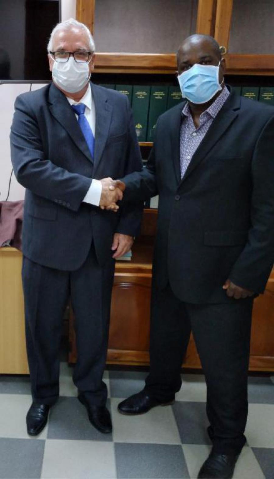 Presidente de la Cámara de la Asamblea de Dominica condena bloqueo del gobierno de los EE.UU. contra Cuba.