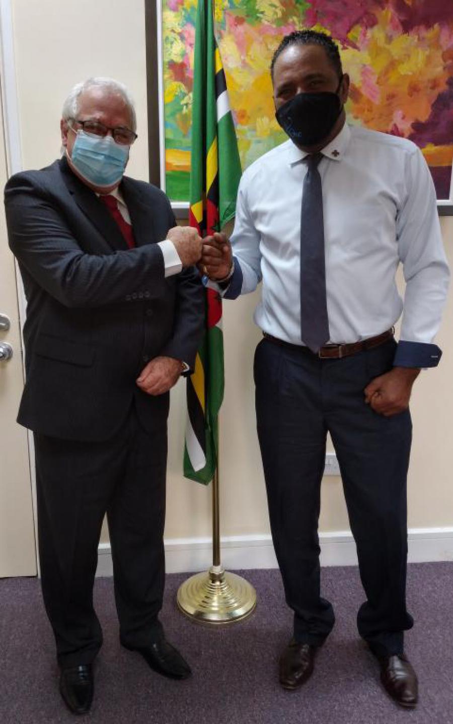 Minister of Foreign Affairs of Dominica reiterates the traditional position of his country of condemn of the blockade of the government of EE.UU. against Cuba.