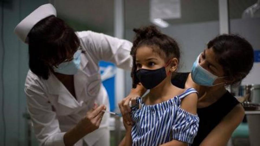 Cuba destacada en la vacunación antiCovid-19 en niños