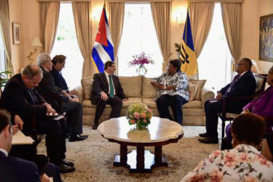Recibe Primera Ministra de Barbados al Canciller cubano.