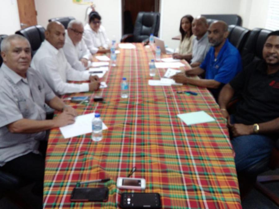 DELEGACIÓN CUBANA SE REUNE CON AUTORIDADES DOMINICAS DE LA OFICINA DE MANEJO DE DESASTRES. 