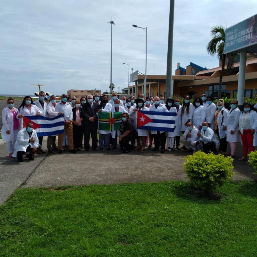 Regresa a Cuba Brigada Henry Reeve que combatió en Dominica la COVID – 19.
