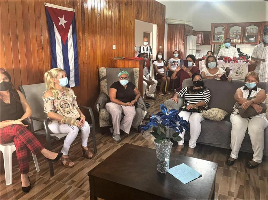 Celebra misión cubana en Dominica Día Internacional de la Mujer.