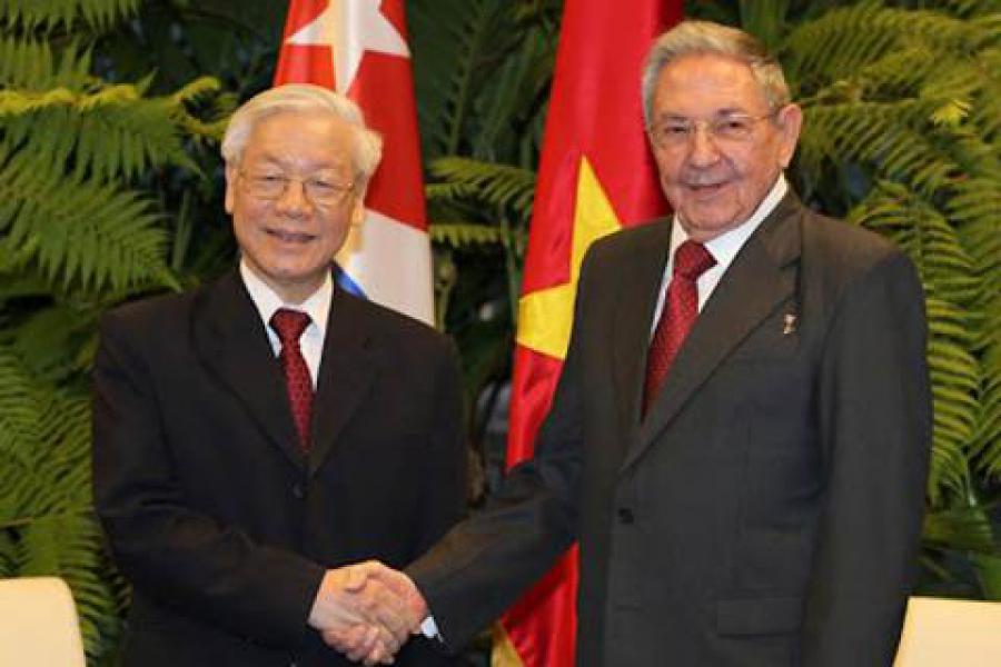 Communist party leaders ratify friendship between Vietnam and Cuba