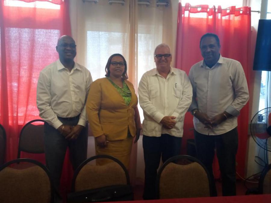 THE AMBASSADOR OF CUBA MEETS IN DOMINICA WITH MINISTER OF PUBLIC HEALTH