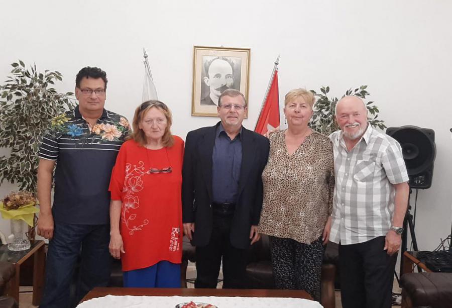 Embajador cubano sostiene encuentro con miembros de la Asociación de Amigos de Cuba en Eslovaquia