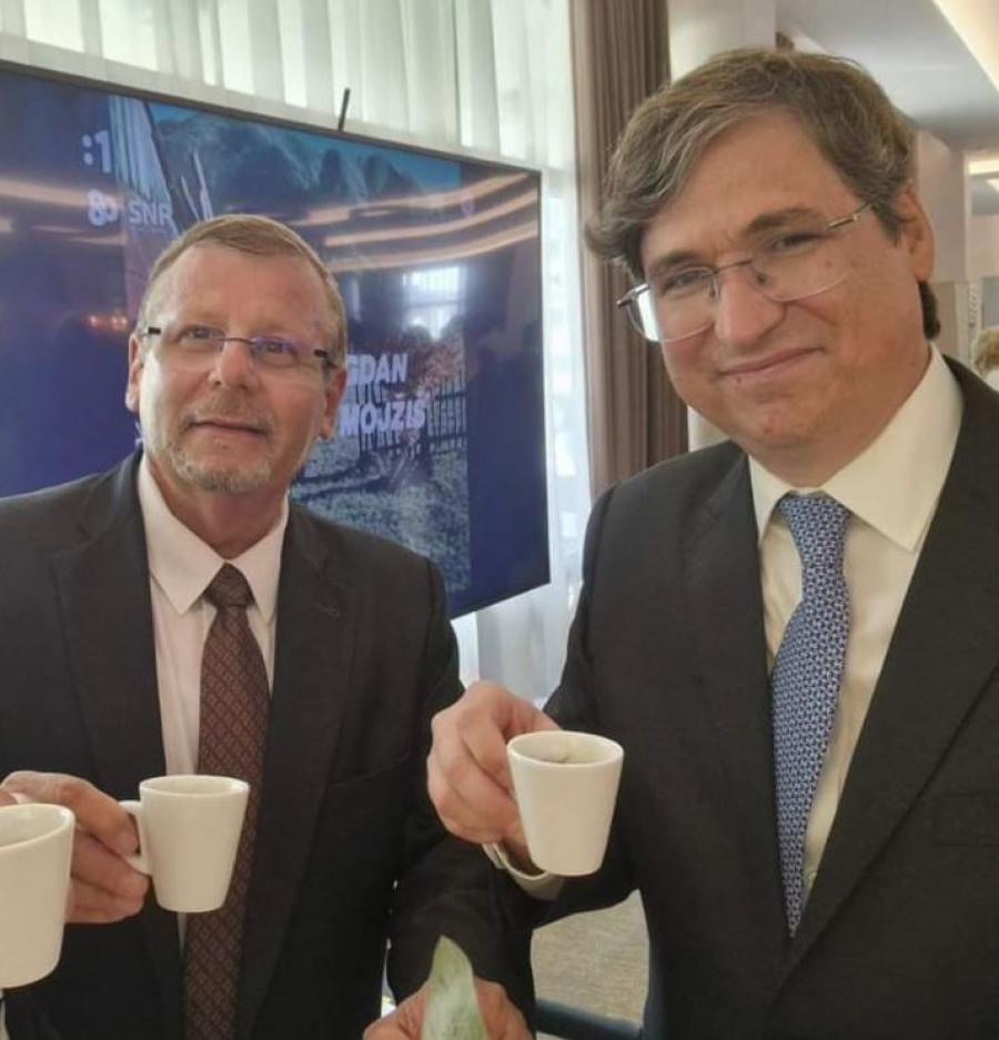 Embajador de Cuba participa en celebración por el 202 aniversario de la independencia la República Federativa de Brasil.
