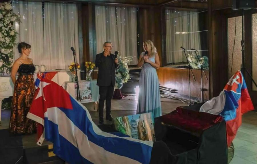 Embajador cubano participa en Concierto benéfico “Leche para los niños cubanos”