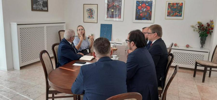 Recibe Embajador cubano a Marián Gešper, Presidente de "Matica Slovenská".