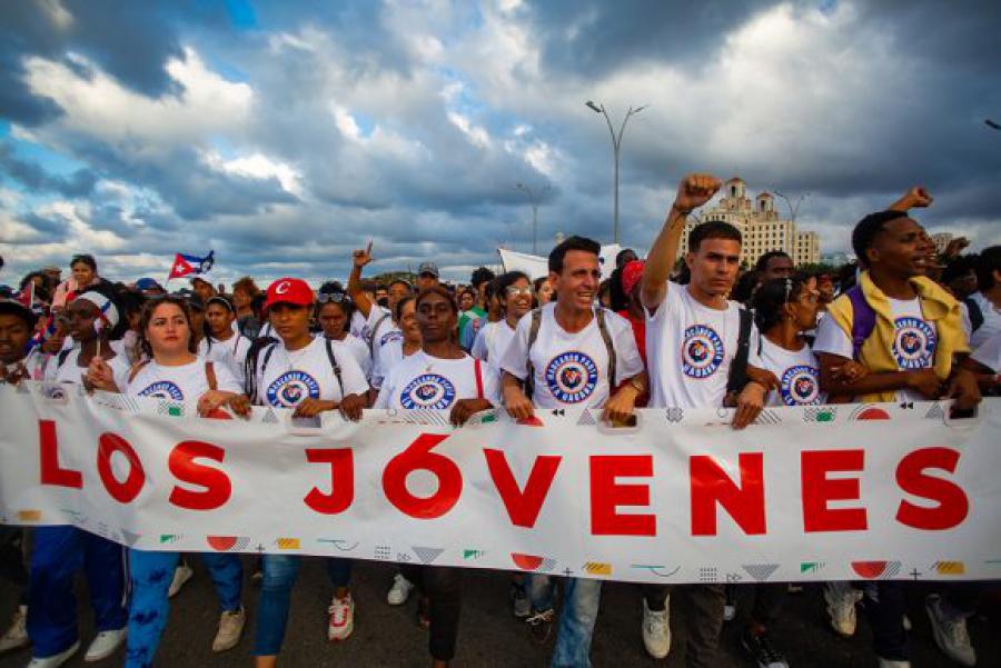 Marcha del pueblo combatiente en Cuba