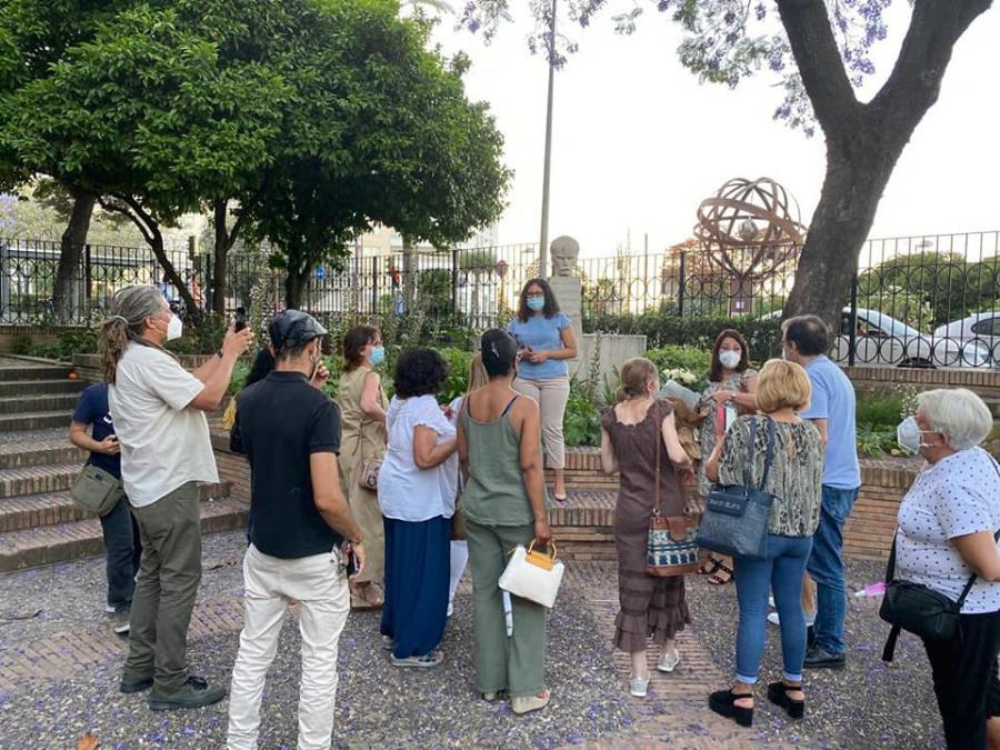 Rosas blancas y versos sencillos para Martí desde Sevilla