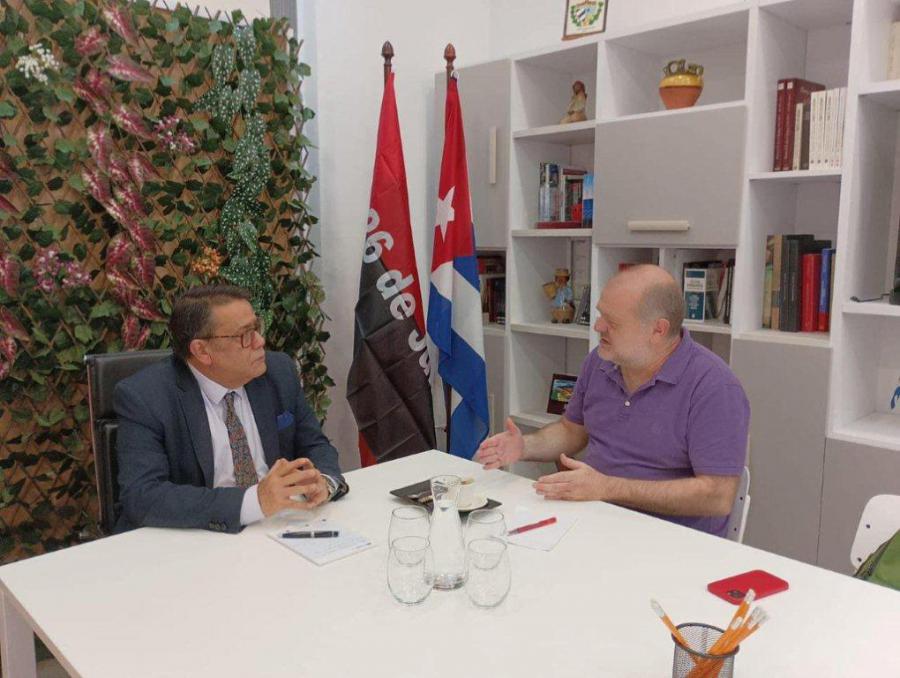 Estimulan la cooperación entre la Asociación Catalana por la Pau y Cuba