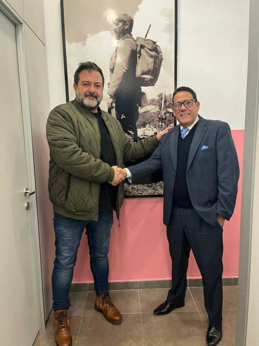 Eurodiputado Manu Pineda sostiene fraternal encuentro en el Consulado General de Cuba en Barcelona