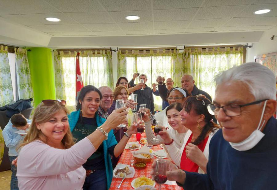 Brindis por Cuba de la Asociación de Cubanos Residentes en Sevilla “Tocororo”