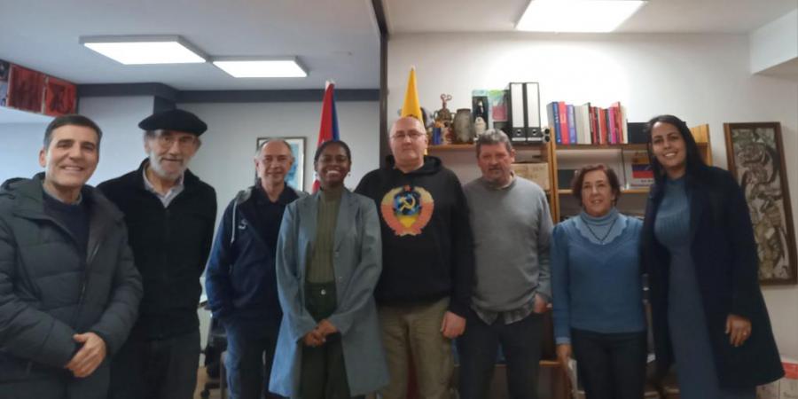 Intercambio del Consulado de Cuba en Galicia con miembros de la Asociación de Amistad Gallego-Cubana “Francisco Villamil”.