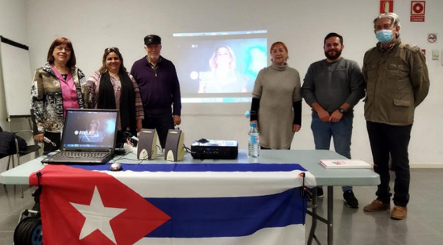 Concluye Jornada de presentaciones de la periodista y profesora cubana Dixie Edith Trinquete en Cataluña