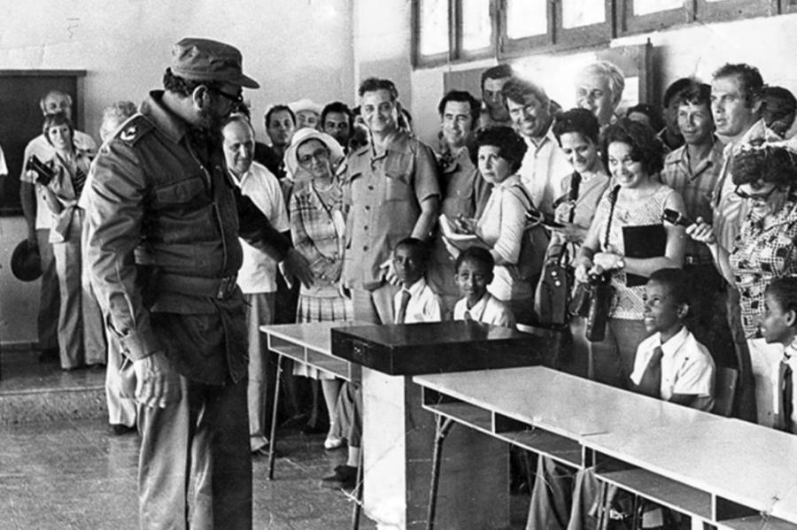 Fidel visita a estudiantes etíopes en la Isla de la Juventud