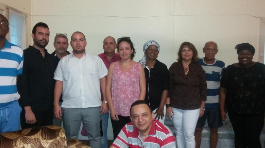 Encuentro del Encargado de Negocios a.i. de la Embajada de Cuba en Fiji con colaboradores cubanos de la salud en Nauru