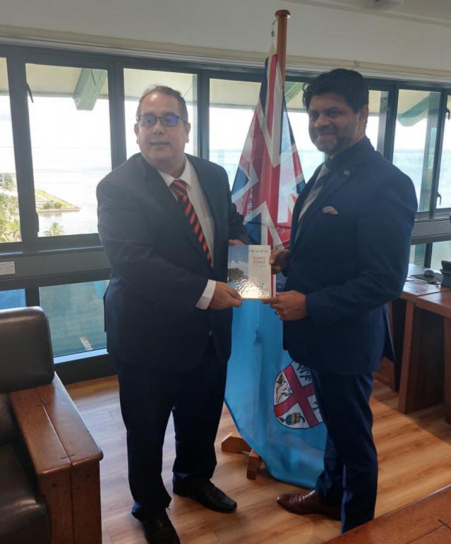 Primer Ministro interino de Fiji recibe a Embajador cubano
