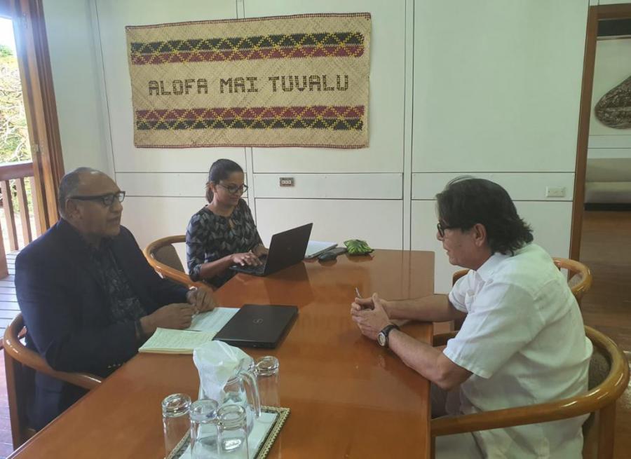 Deputy Secretary General (left) of the Pacific Islands Forum thanks Cuba's solidarity with the region amid the COVID19 pandemic
