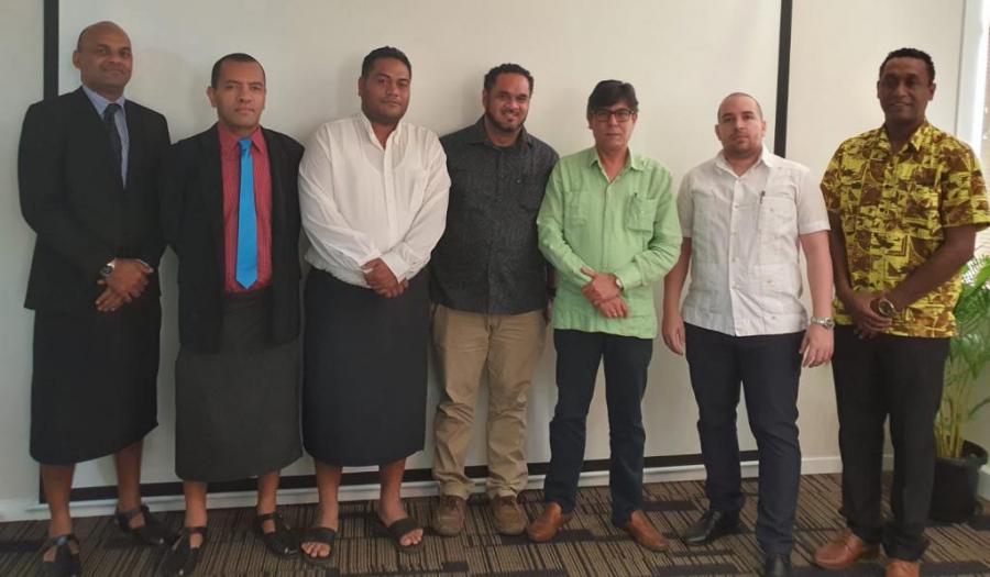 Embajador de Cuba en Fiji, Carlos Manuel Rojas Lago sostuvo una reunión de trabajo con el Sr. Apolosi Leiwaqa, director de Asia del Ministerio de Relaciones Exteriores de Fiji