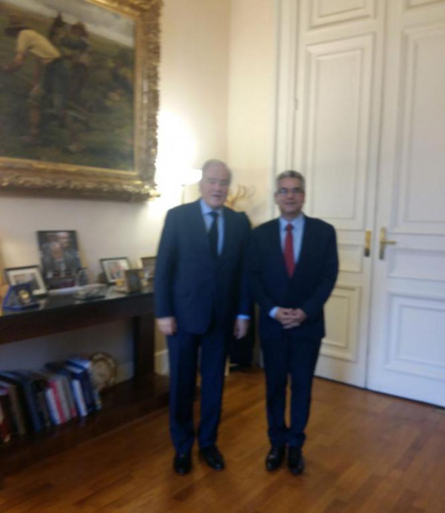 Sostienen encuentro Embajador de Cuba y Presidente de la Comisión de Asuntos Exteriores del Senado francés.