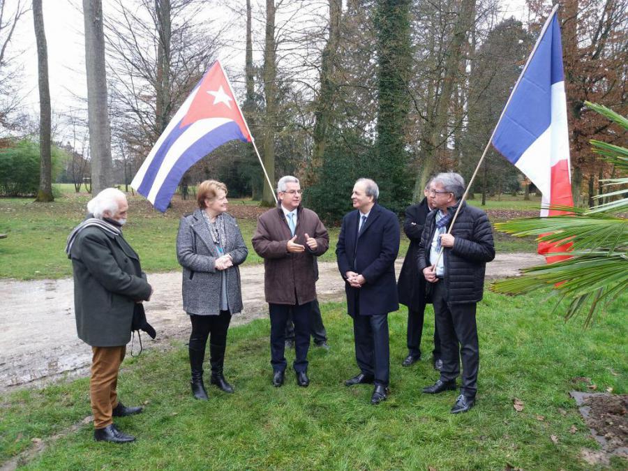 Participa Embajador de Cuba en Jornada cultural dedicada al Caribe en la ciudad francesa de Gretz-Armainvilliers.