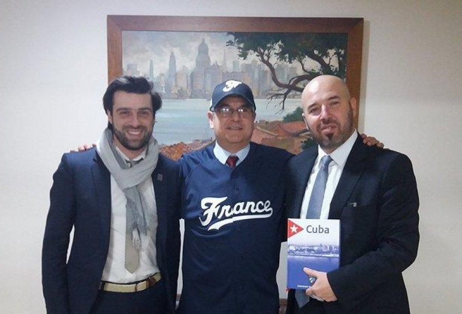 Recibió Embajador cubano a Didier Seminet, Presidente de la Federación francesa de Béisbol y Softbol.