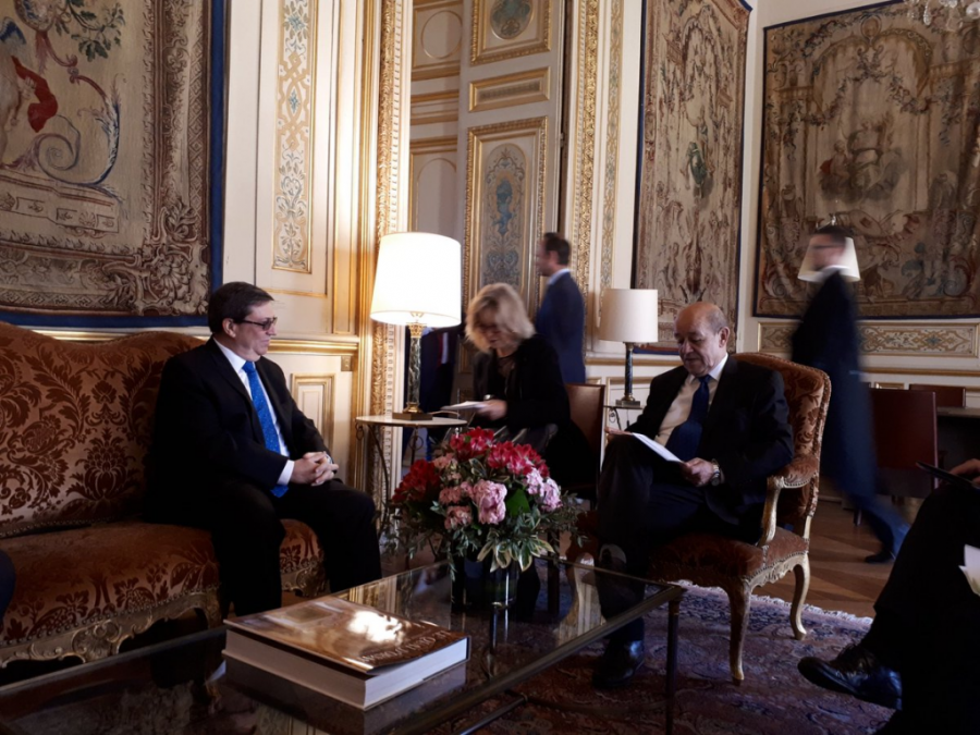 Canciller cubano sostiene encuentro de trabajo con Sr. Jean-Yves Le Drian, Ministro para Europa y Asuntos Exteriores de la República Francesa.