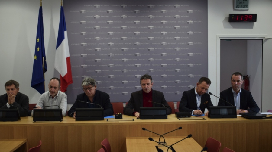 Diputados franceses rechazan bloqueo de Estados Unidos contra Cuba e instan al gobierno francés y a la Unión Europea a impedir la aplicación del título III de la ley Helms-Burton.