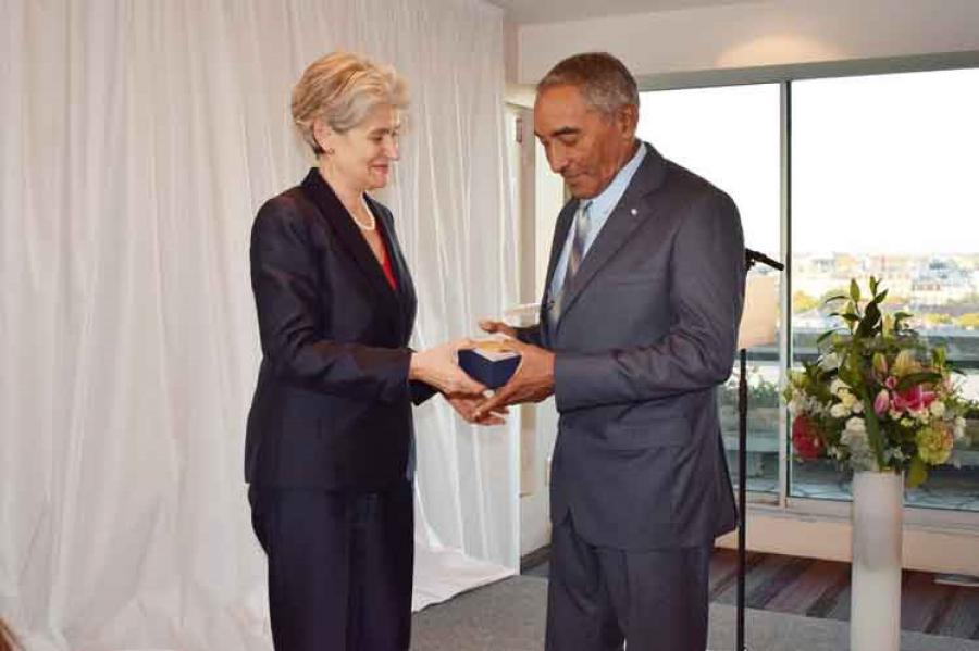 Recibe General de Brigada Arnaldo Tamayo Medalla de las Ciencias del Espacio de la UNESCO.