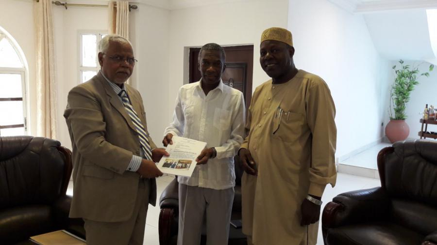 Rector de la Universidad de Gambia en la embajada de Cuba
