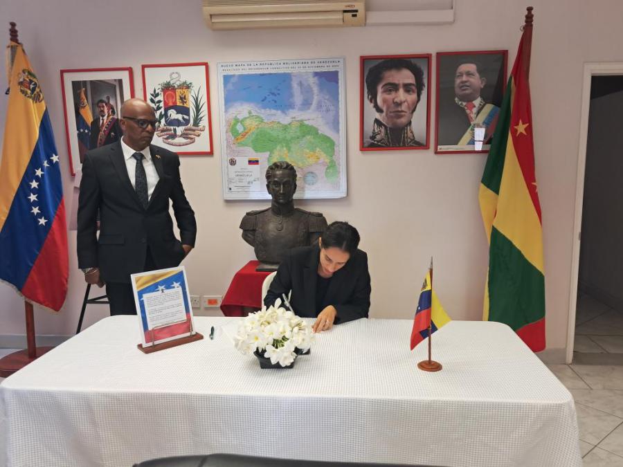 Embajador de Venezuela en Granada reconoce apoyo de Cuba