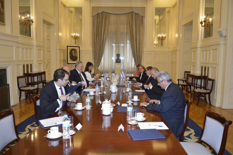 Sostienen conversaciones oficiales cancilleres de Cuba y Grecia