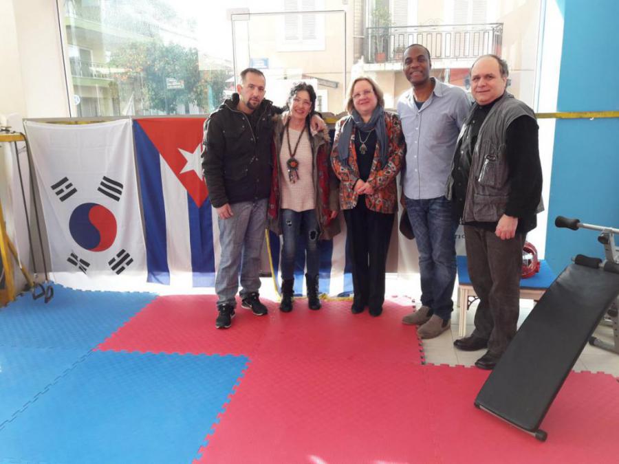 Embajada de Cuba en Grecia sostiene encuentro con cubanos residentes en la ciudad de Amaliada, Peloponeso.