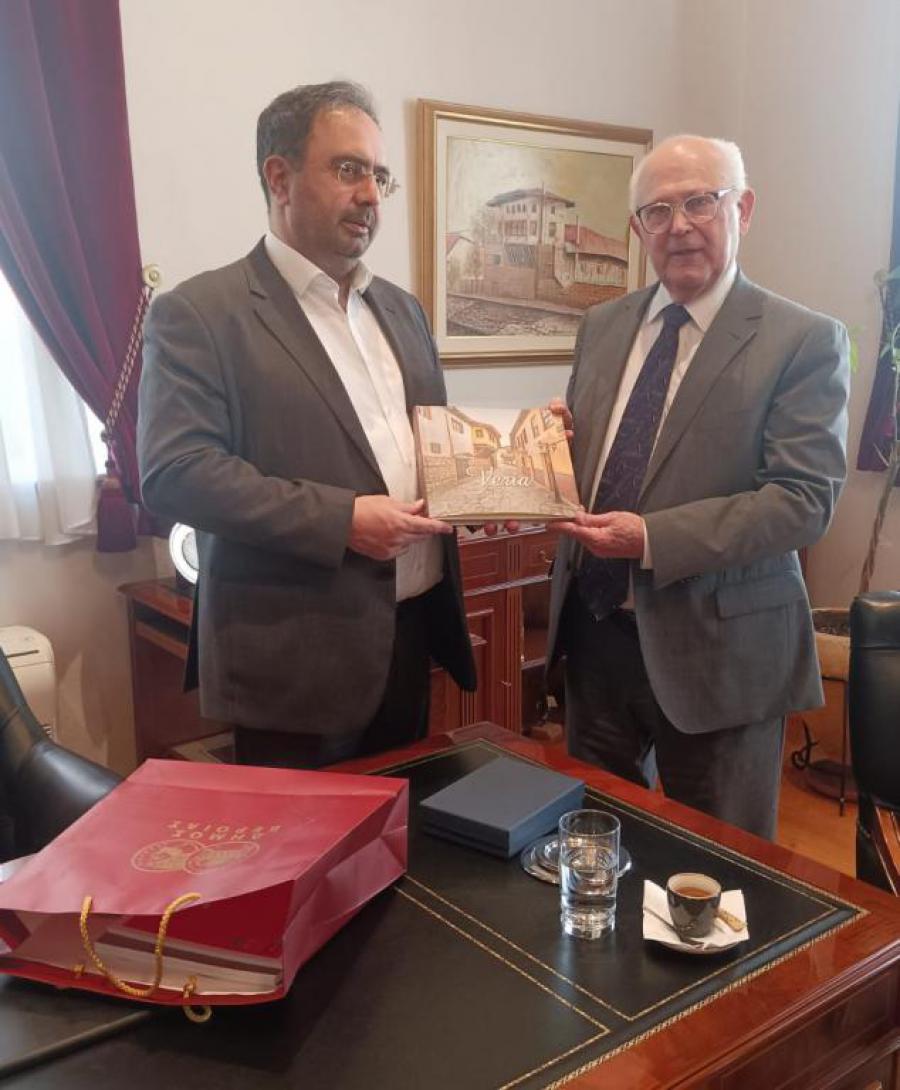  MAYOR OF VERIA RECEIVED THE AMBASSADOR OF CUBA