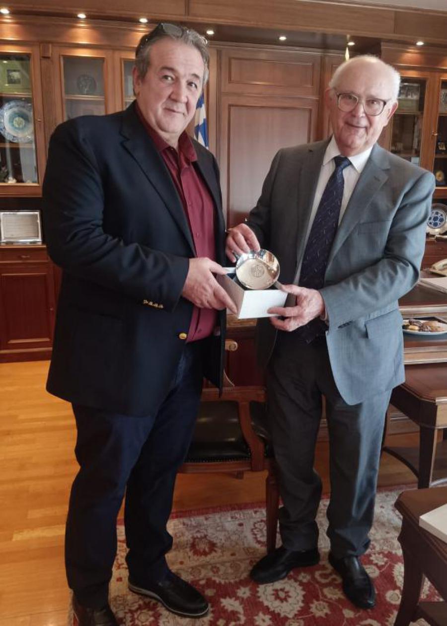 MEETING OF THE AMBASSADOR OF CUBA WITH VICE PRESIDENT OF THE CHAMBER OF COMMERCE AND INDUSTRY OF IMATHIA
