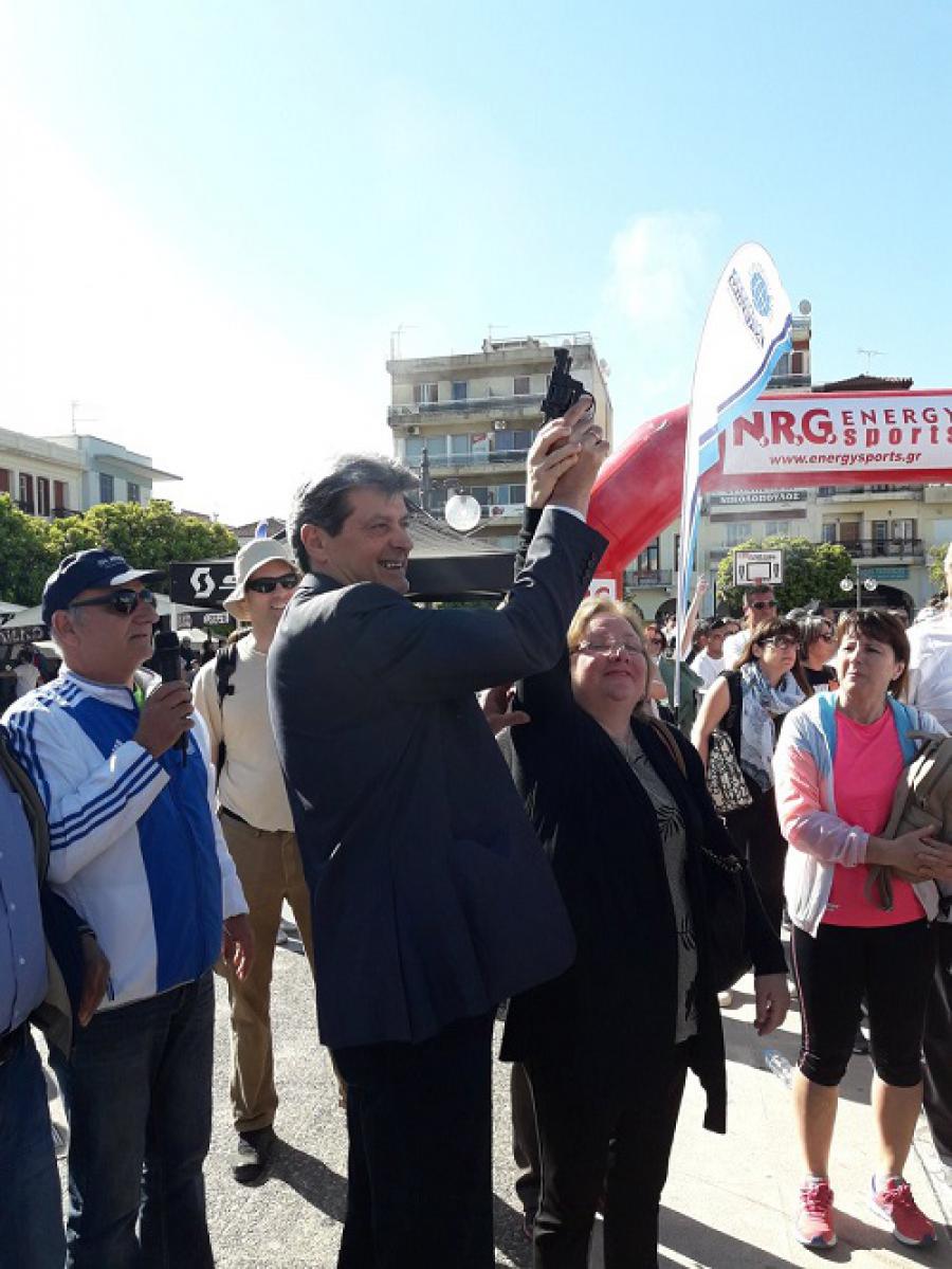 Embajadora de Cuba en arrancada de evento deportivo en Esparta.