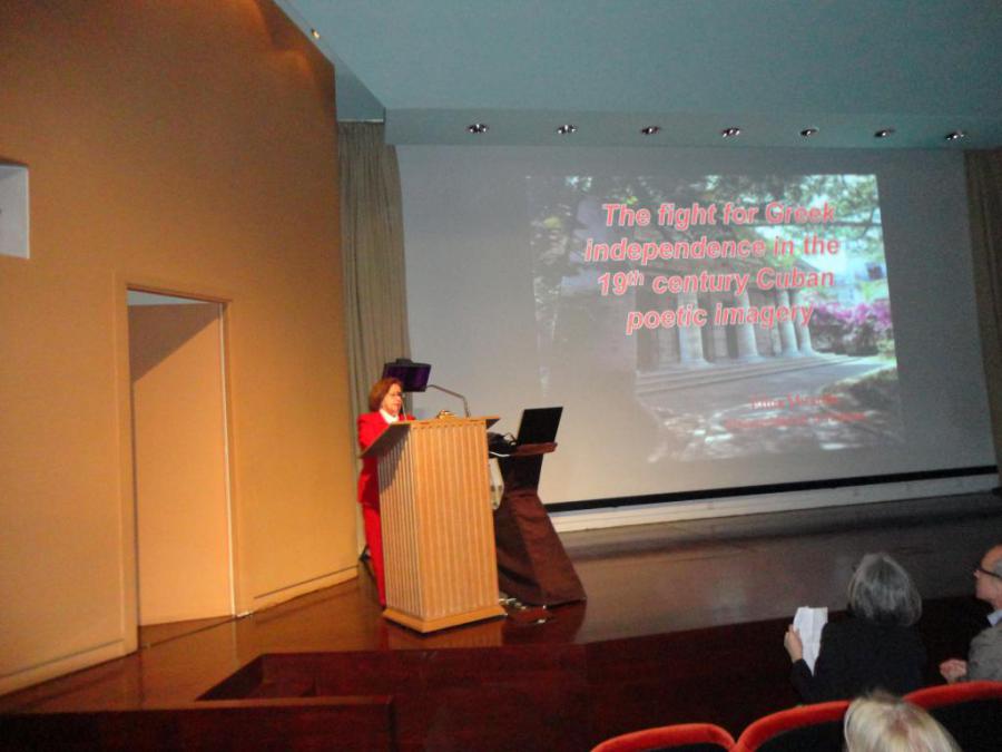 Conferencia magistral profesora cubana en evento Helenismo en Grecia 