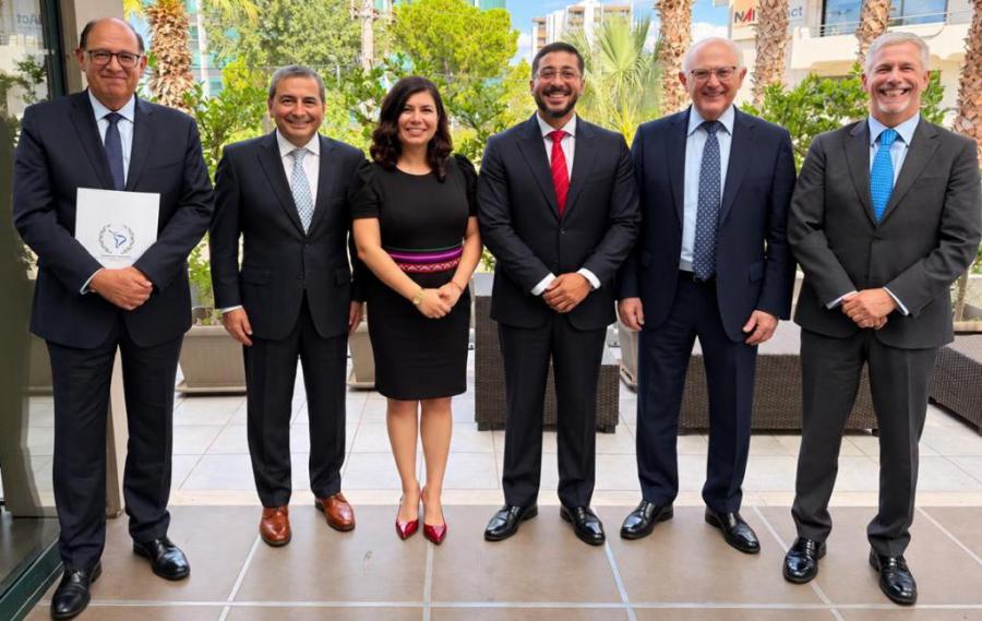 JEFES DE MISIÓN DEL GRULAC HELLAS SOSTIENEN SU ENCUENTRO MENSUAL