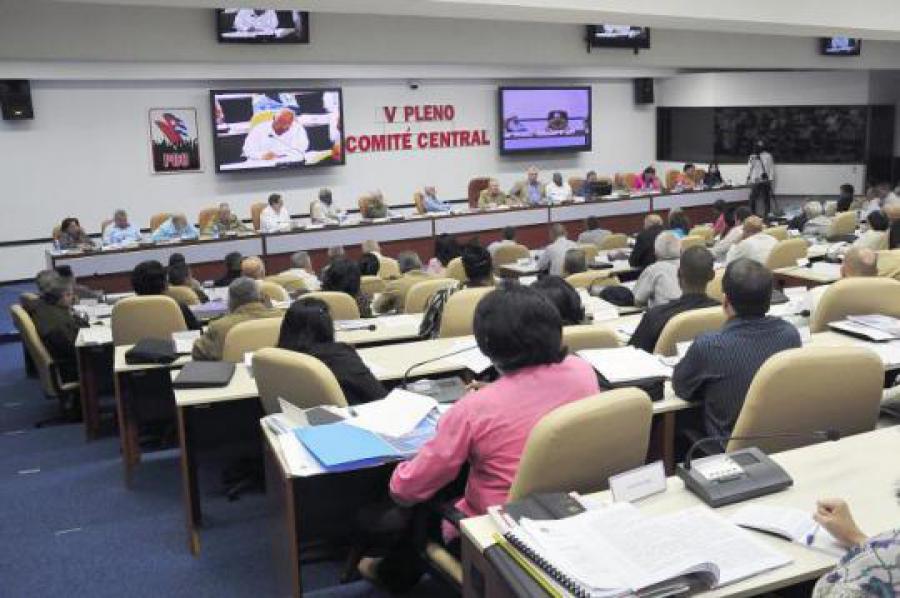 Analizó V Pleno del Comité Central del Partido importantes temas de la actualización del modelo económico y social cubano