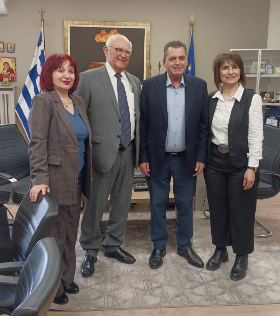 THE REGIONAL VICE GOVERNOR OF IMATHIA RECEIVES THE AMBASSADOR OF CUBA