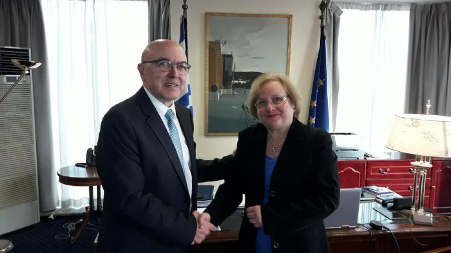 Deputy Minister in charge of economy of Greek chancellery receives Ambassador of Cuba 